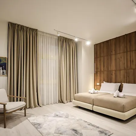 A Gallery Hotel