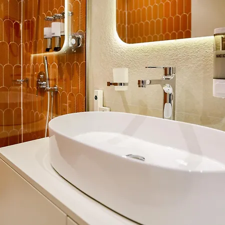 A Gallery Hotel