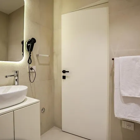A Gallery Hotel Shkoder